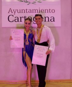 Toni Melià i Carla Costa, amb el premi